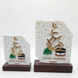 "Umrah Mubarak Resin Plaque with Wooden Base - Islamic Home Decor Gift, Kaaba & Calligraphy Design, Hajj Umrah Souvenir (Small & Large)"